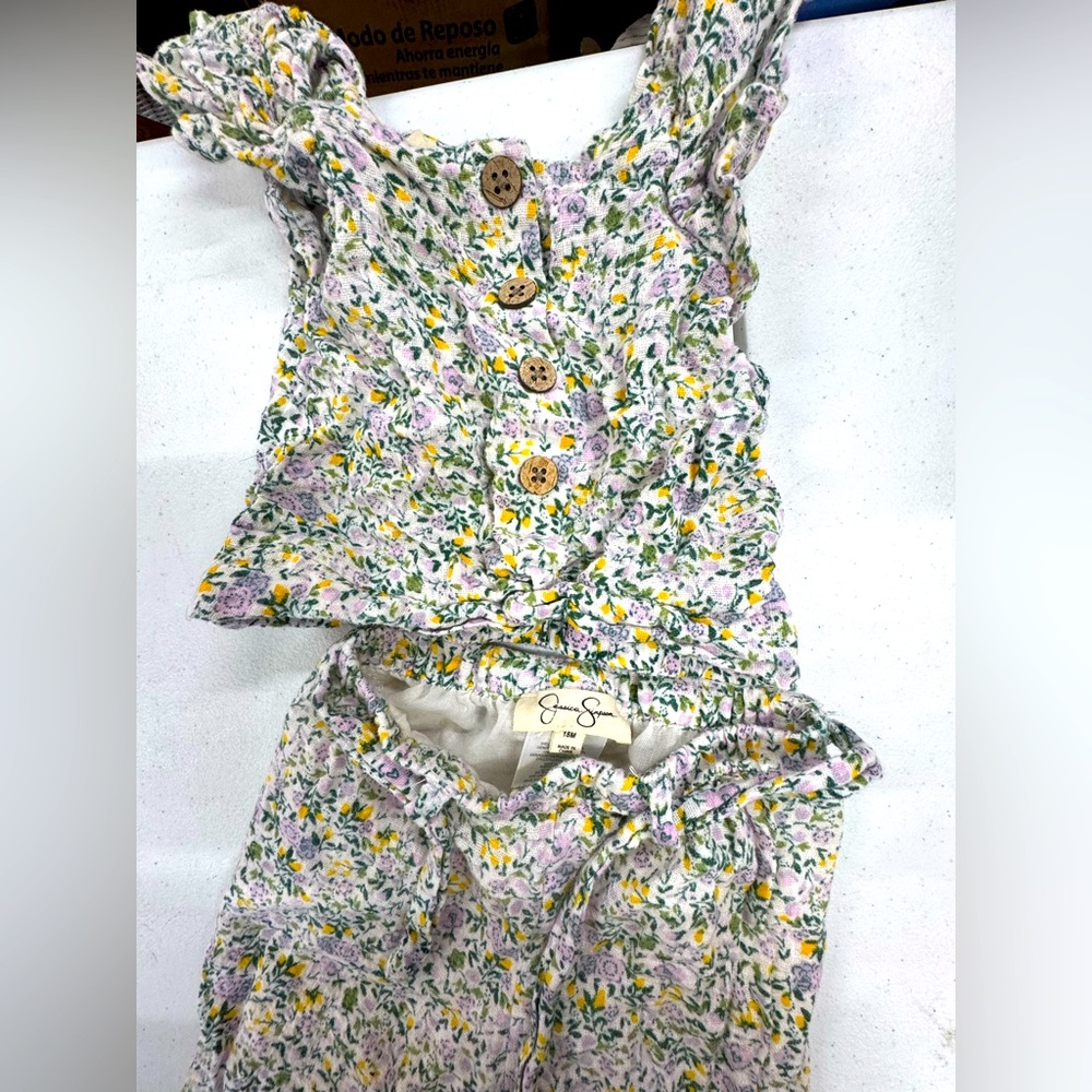 Baby girl 2 piece set - size 18 months